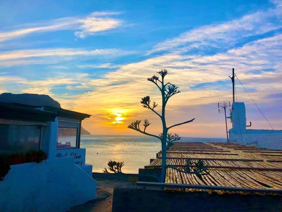 Zaratustra. Rodalquilar Centro. Gran Terra. Wifi Luaran gambar